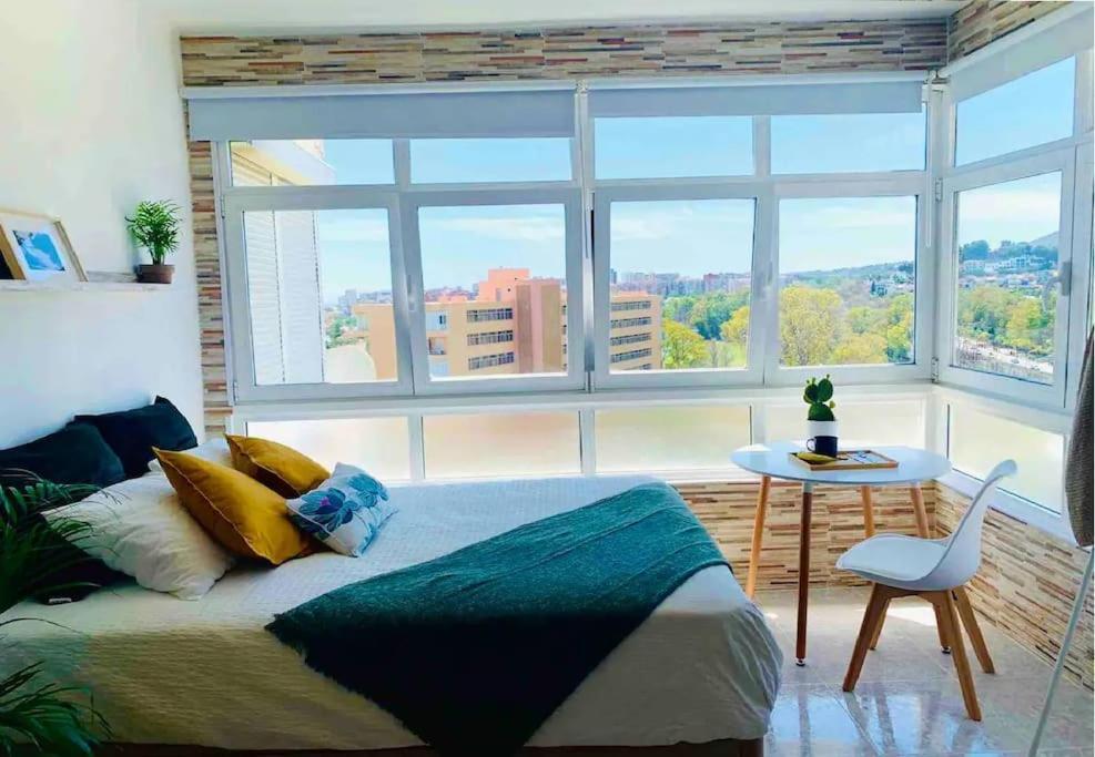 Alterhome Luminoso Estudio Con Piscina Y Maravillosas Vistas Τορρεμολίνος Εξωτερικό φωτογραφία
